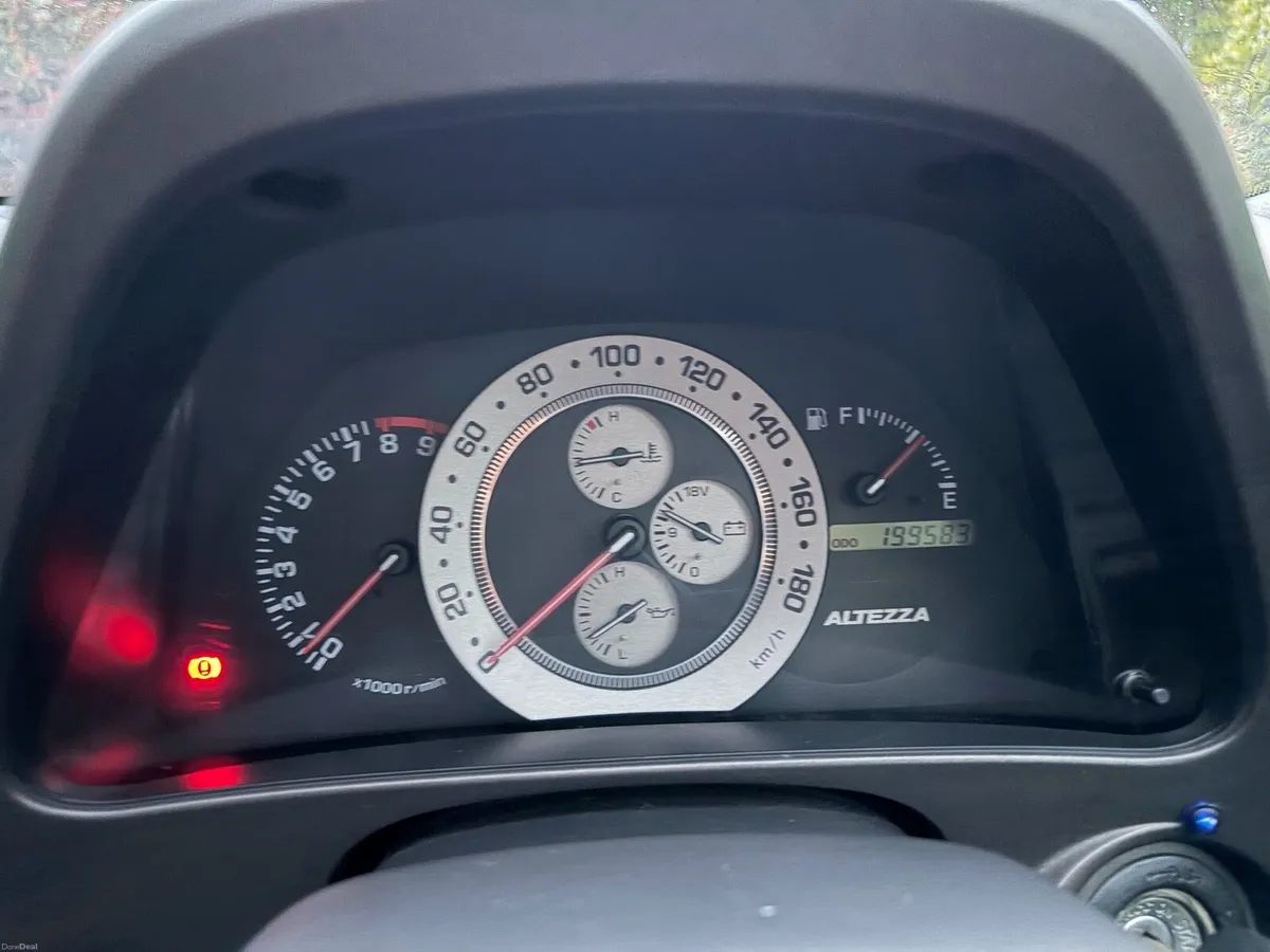 Toyota Altezza - Image 4