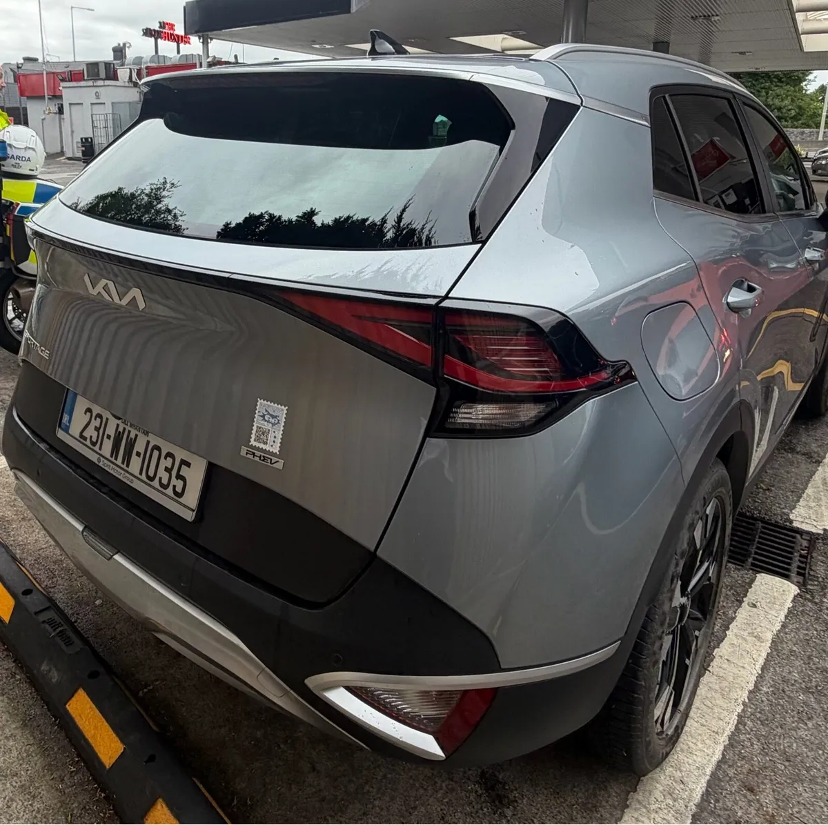 2023 Kia Sportage Hybrid Automatic - Image 3