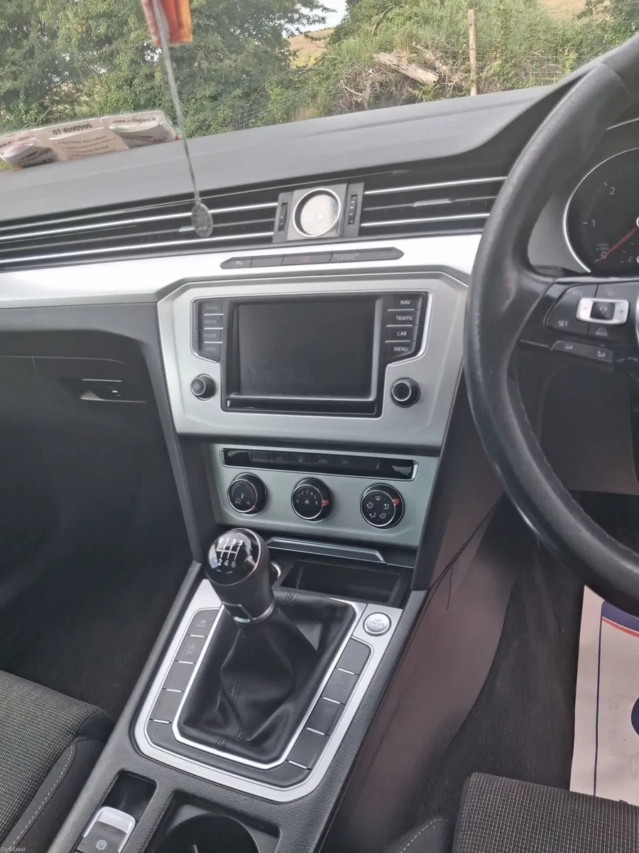 Volkswagen Passat 2016 - Image 4