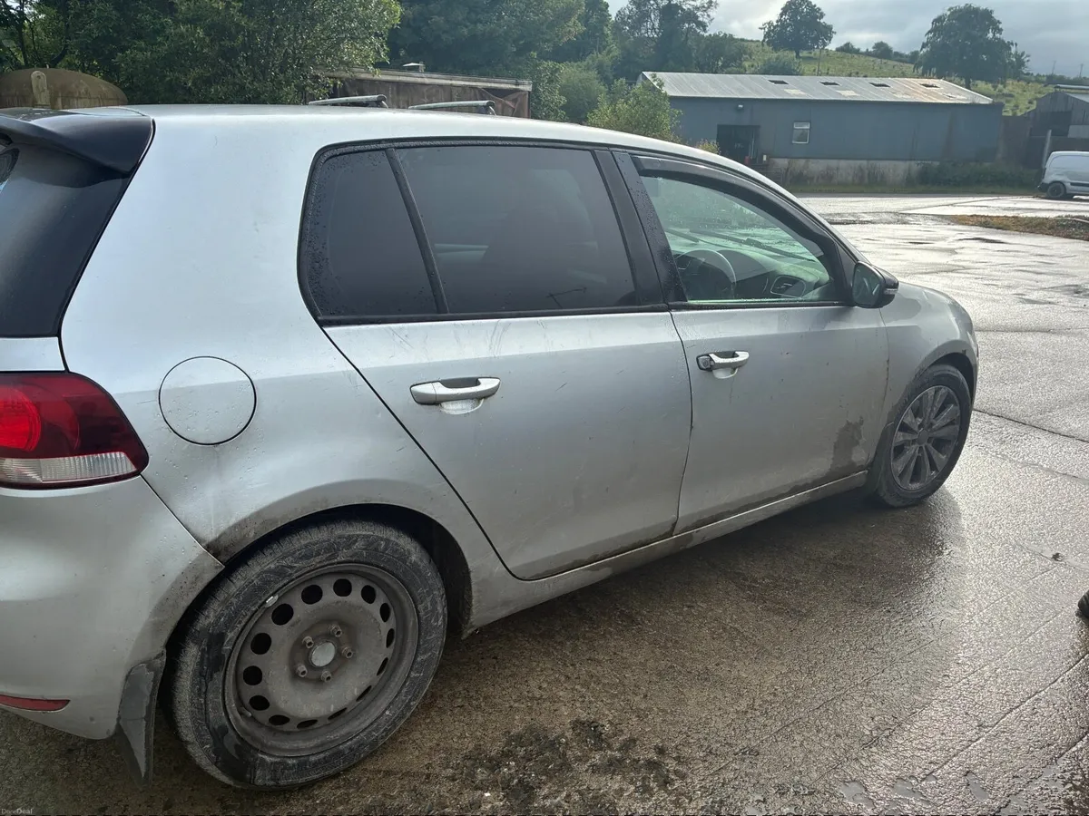 Volkswagen Golf 2009 - Image 2