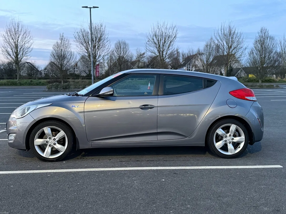 Hyundai Veloster - Image 4