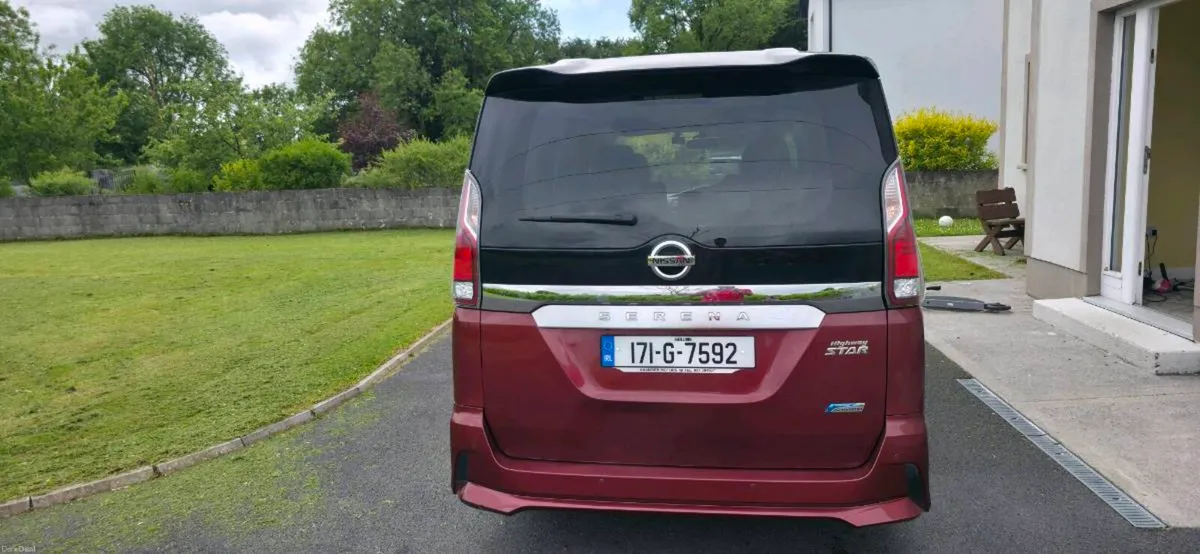 Nissan Serena - Image 4