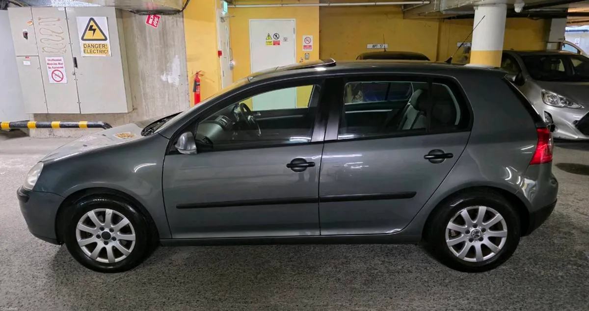 Volkswagen Golf 1.6 Petrol - Image 4