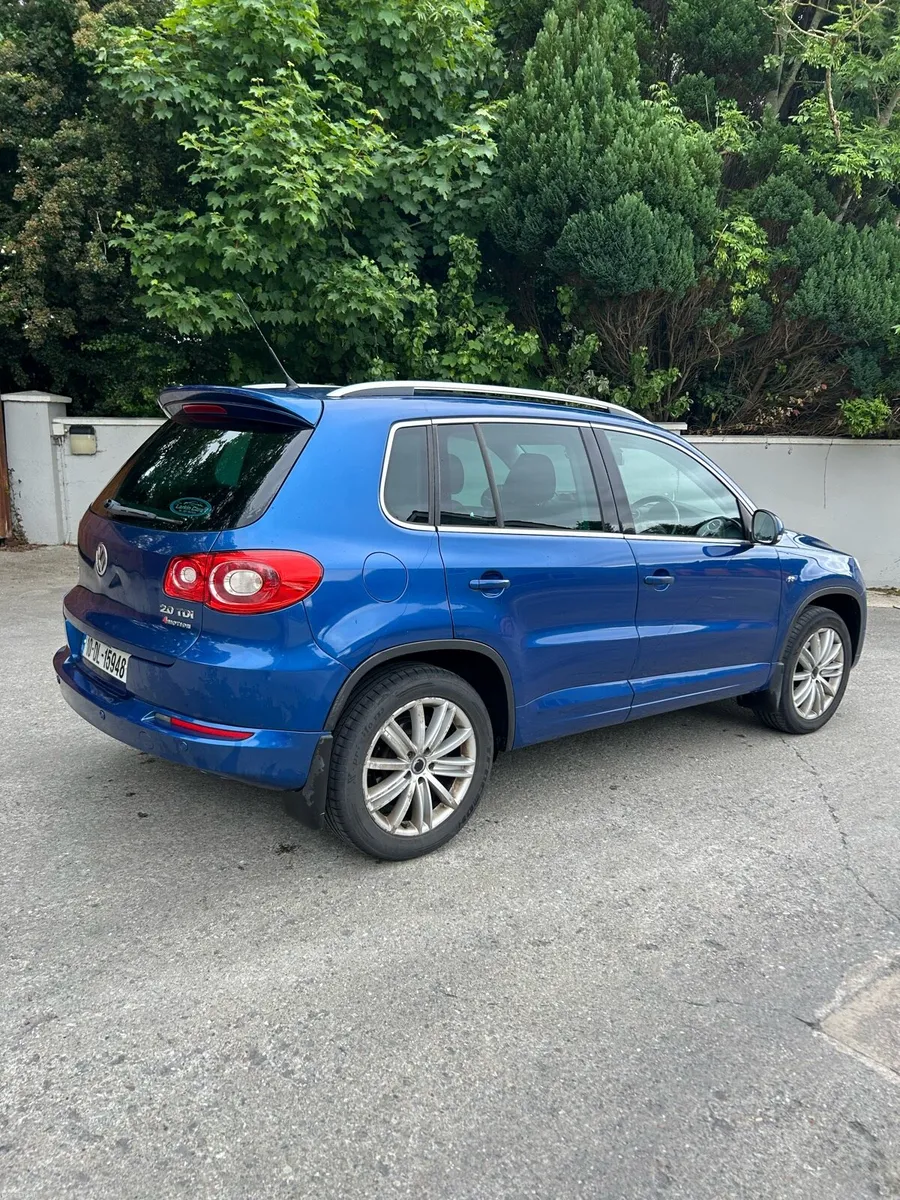 2010 VW Tiguan - Image 2