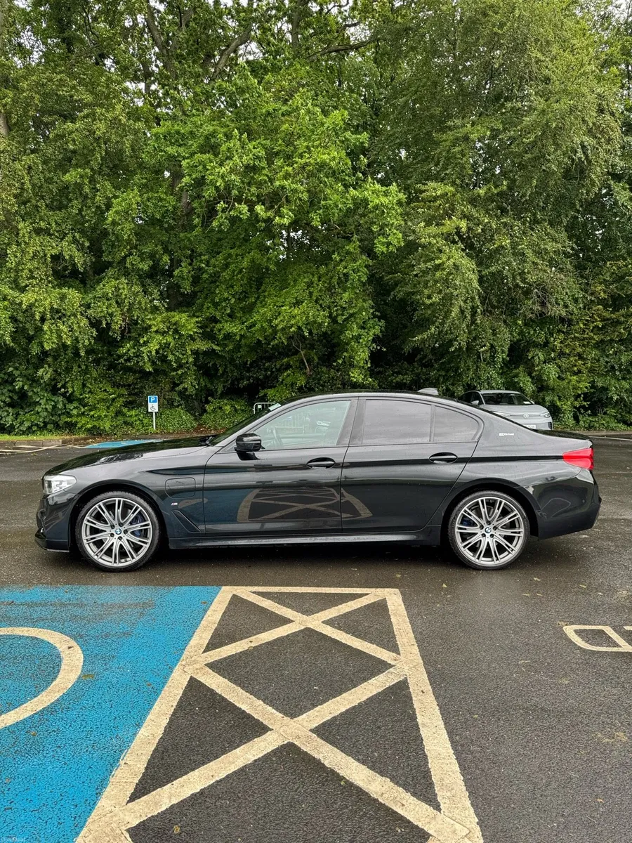 2019 BMW 530e M Sport Plus - Image 2