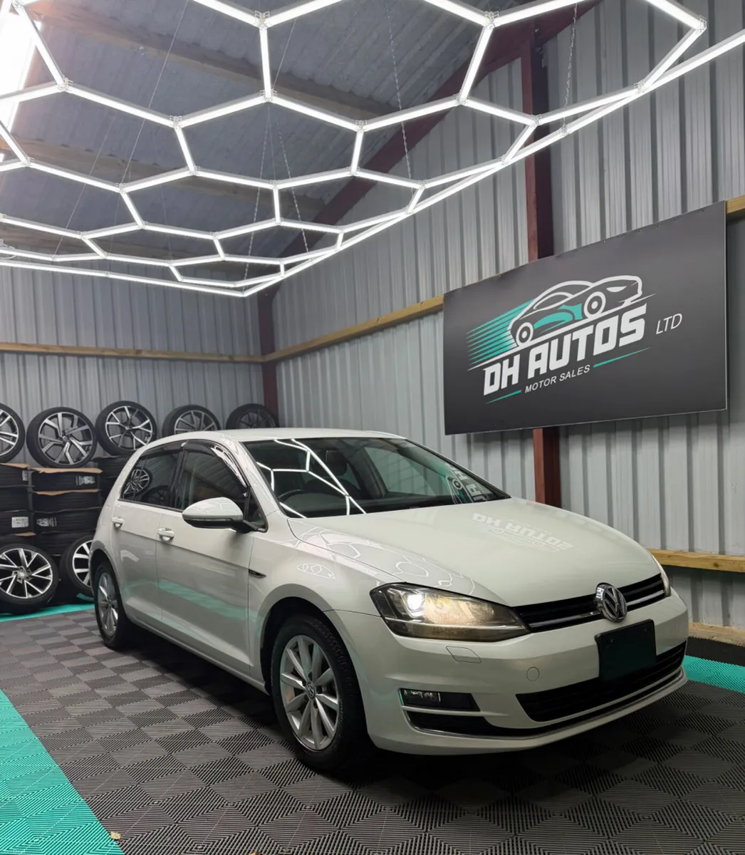 2015 (152) VW Golf -Lounge edition + Only 60,000km - Image 1