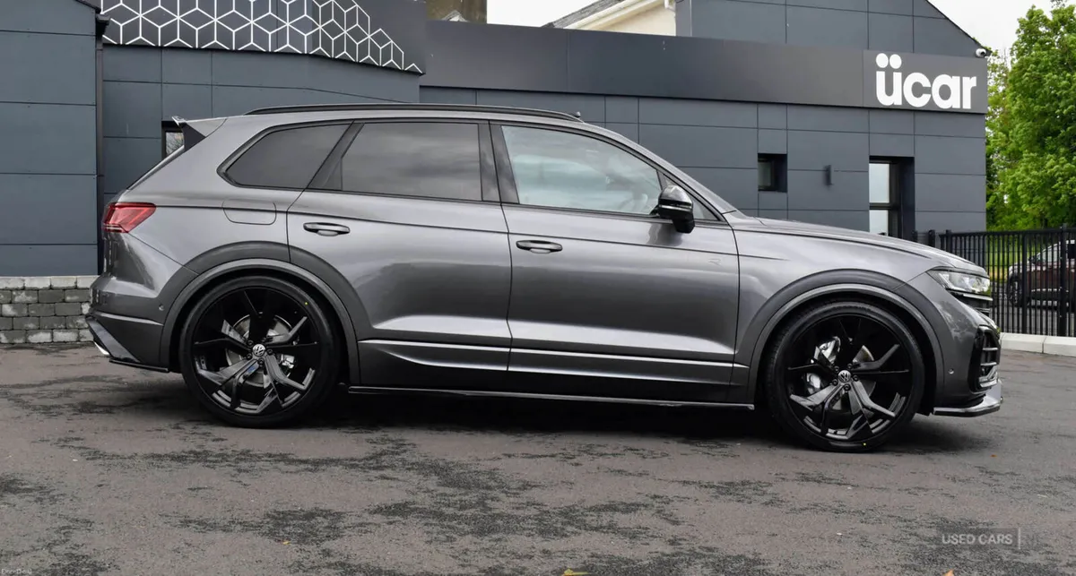 Volkswagen Touareg 3.0 Touareg V6 Black Edition TD - Image 4