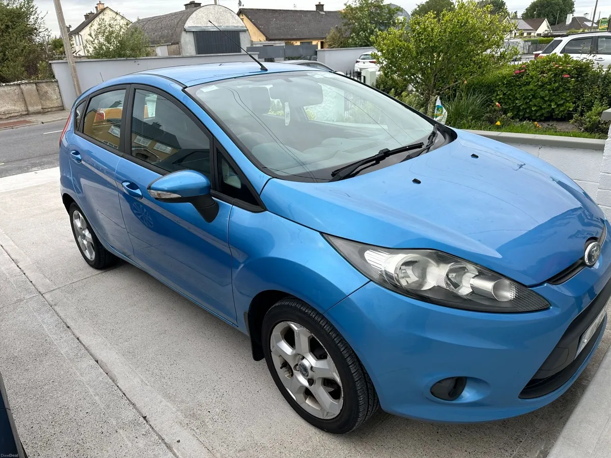 Ford Fiesta 2010 - Image 1