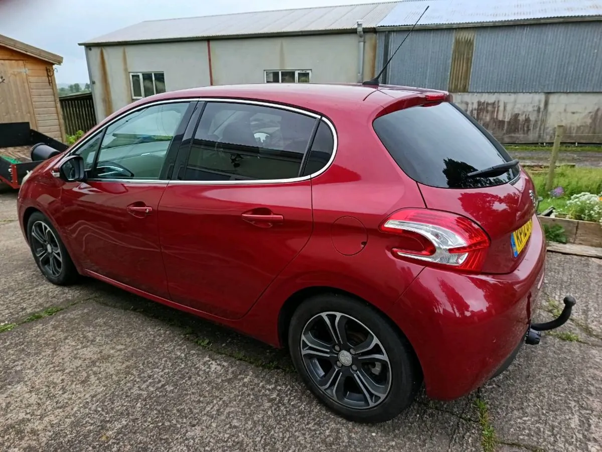 Peugeot 208 - Image 4