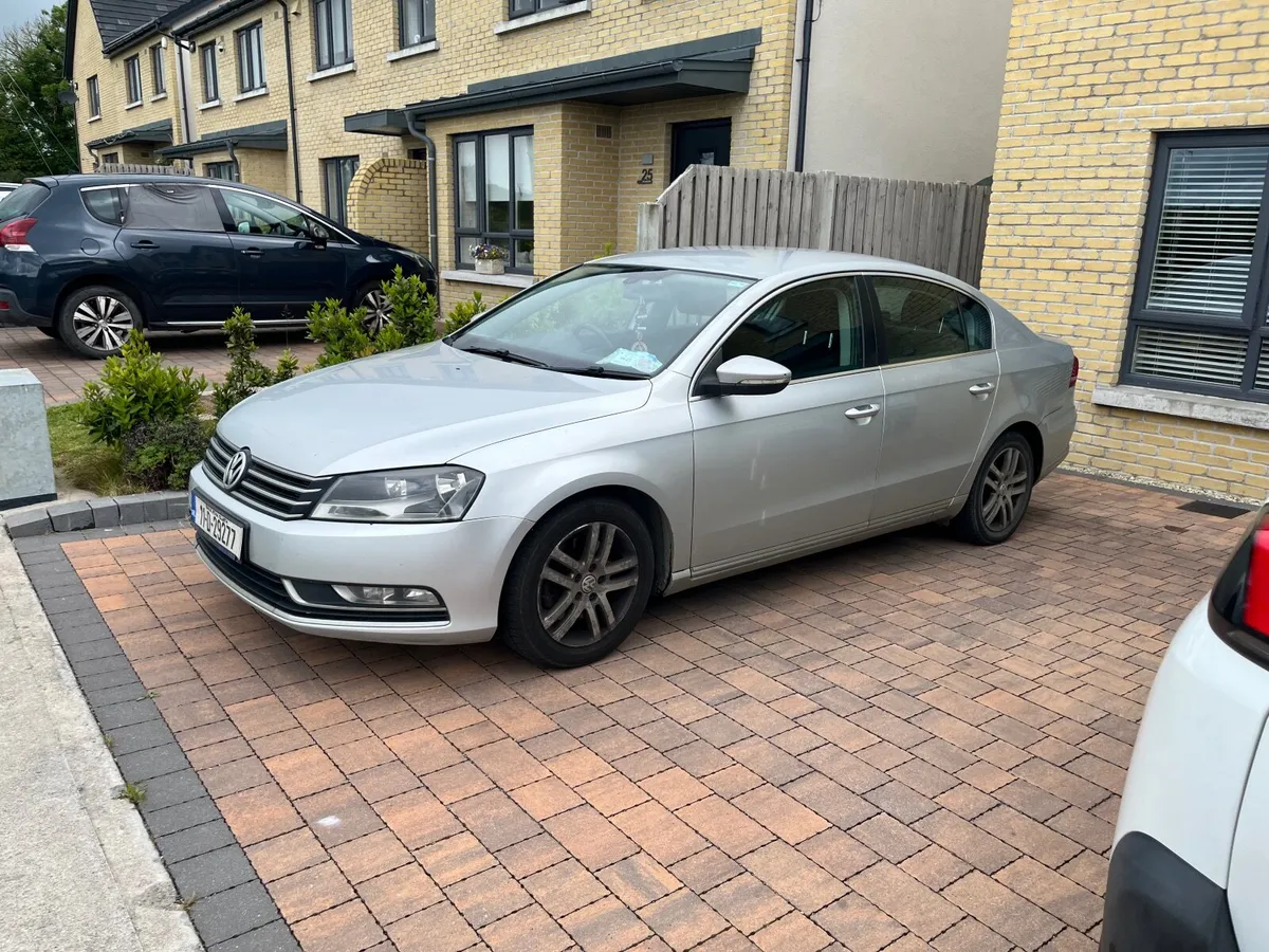 Volkswagen Passat 2011 - Image 4