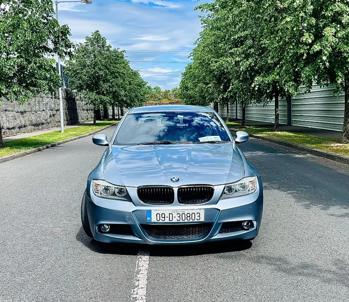 BMW 3-Series 2009 - Image 2