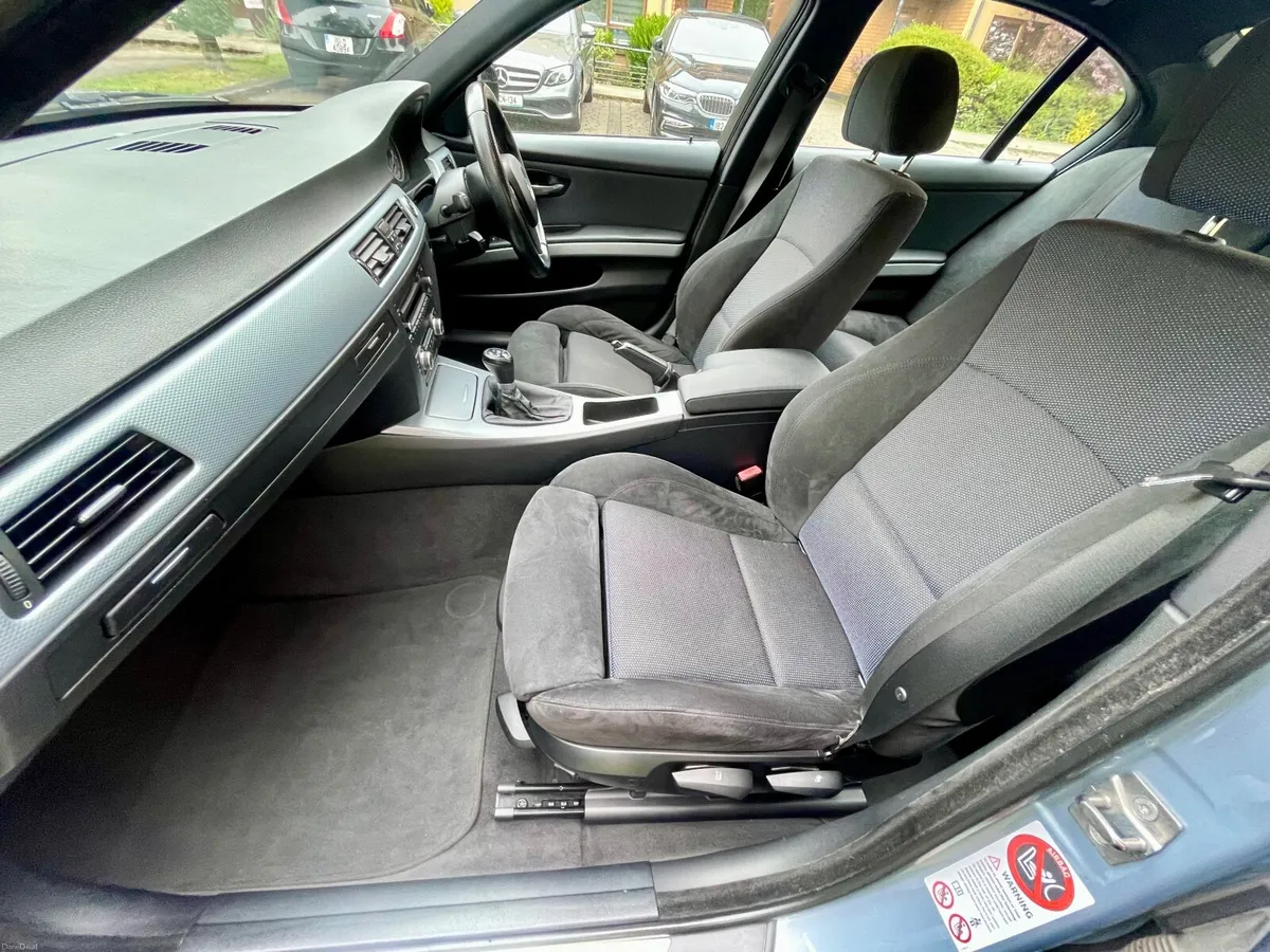 BMW 3-Series 2009 - Image 3