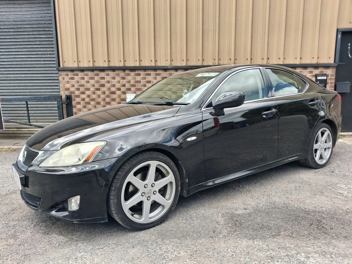 Lexus IS250 - Image 2