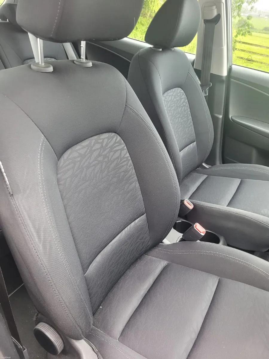Spotless Hyundai ix20 Deluxe 2019 - Image 5