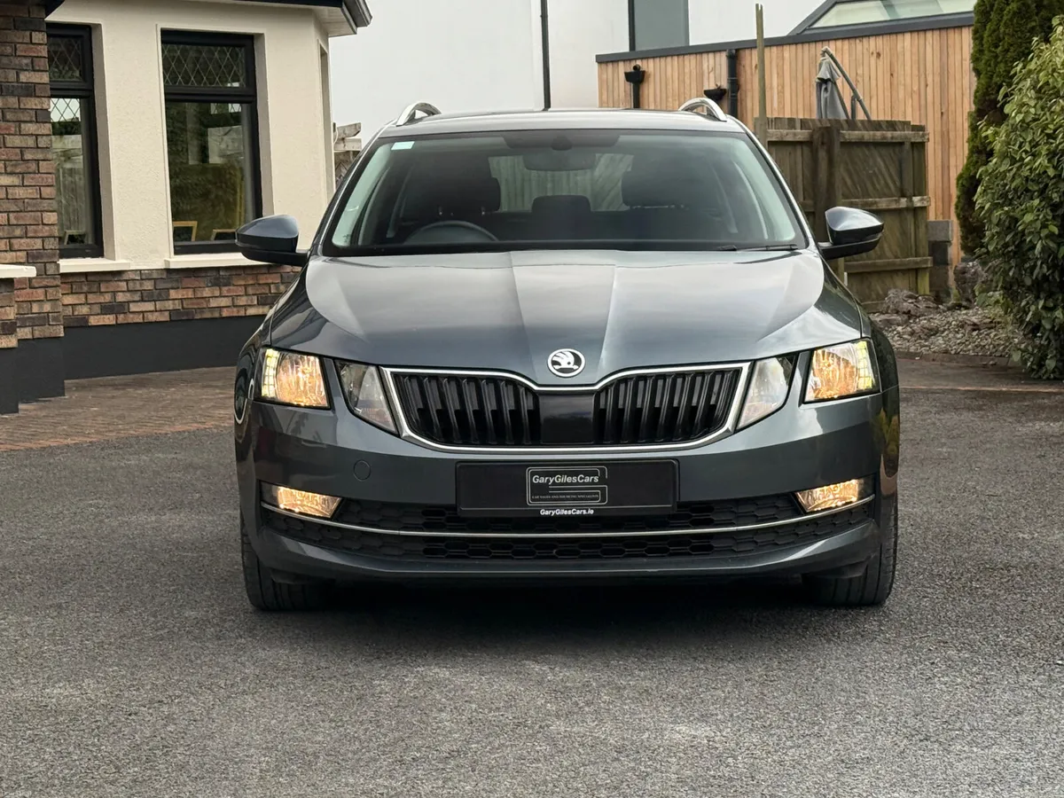 Immaculate 201 Skoda Octavia Kombi! - Image 2