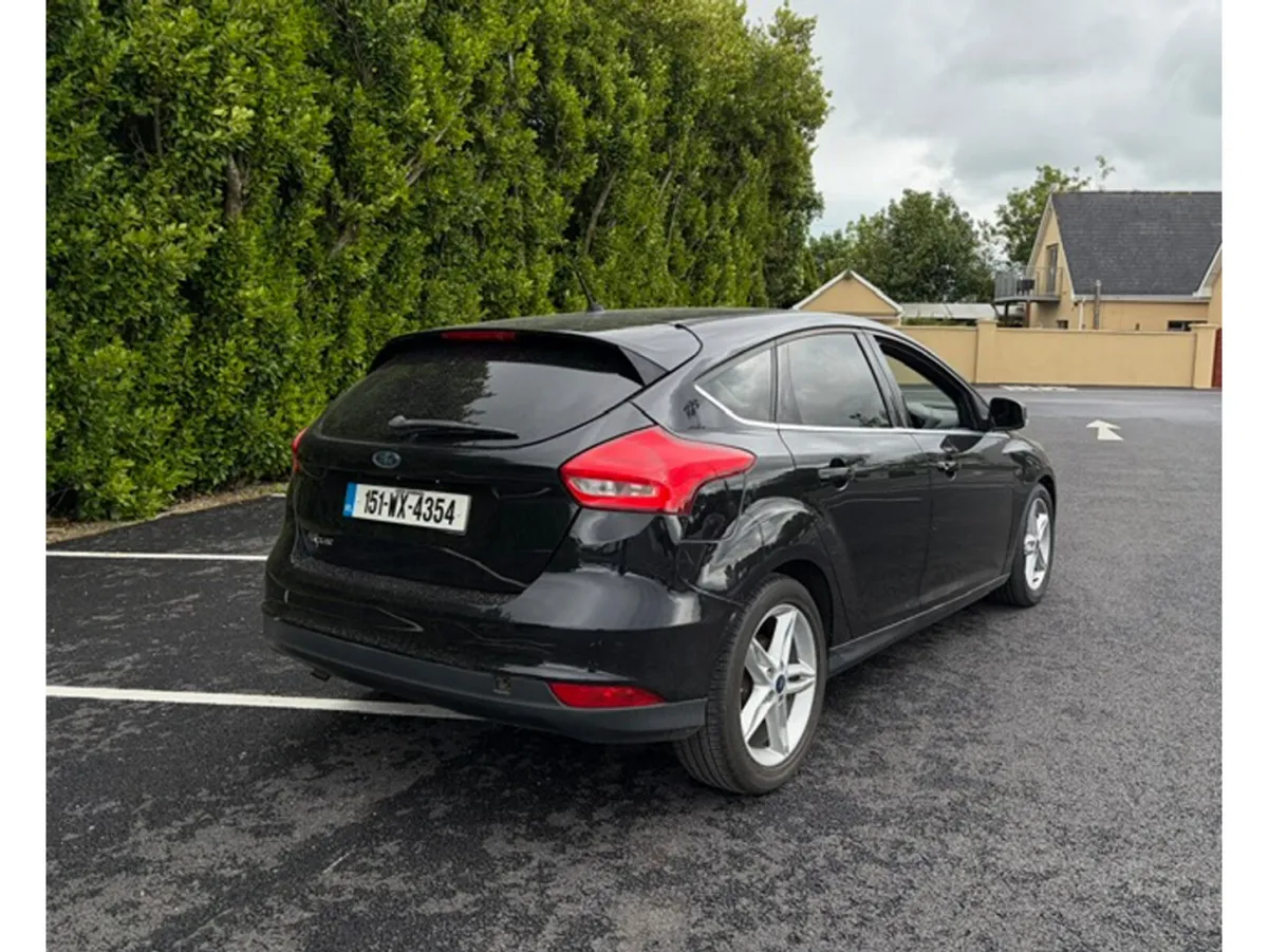 Ford Focus ZETEC 120PS 5DR - Image 3