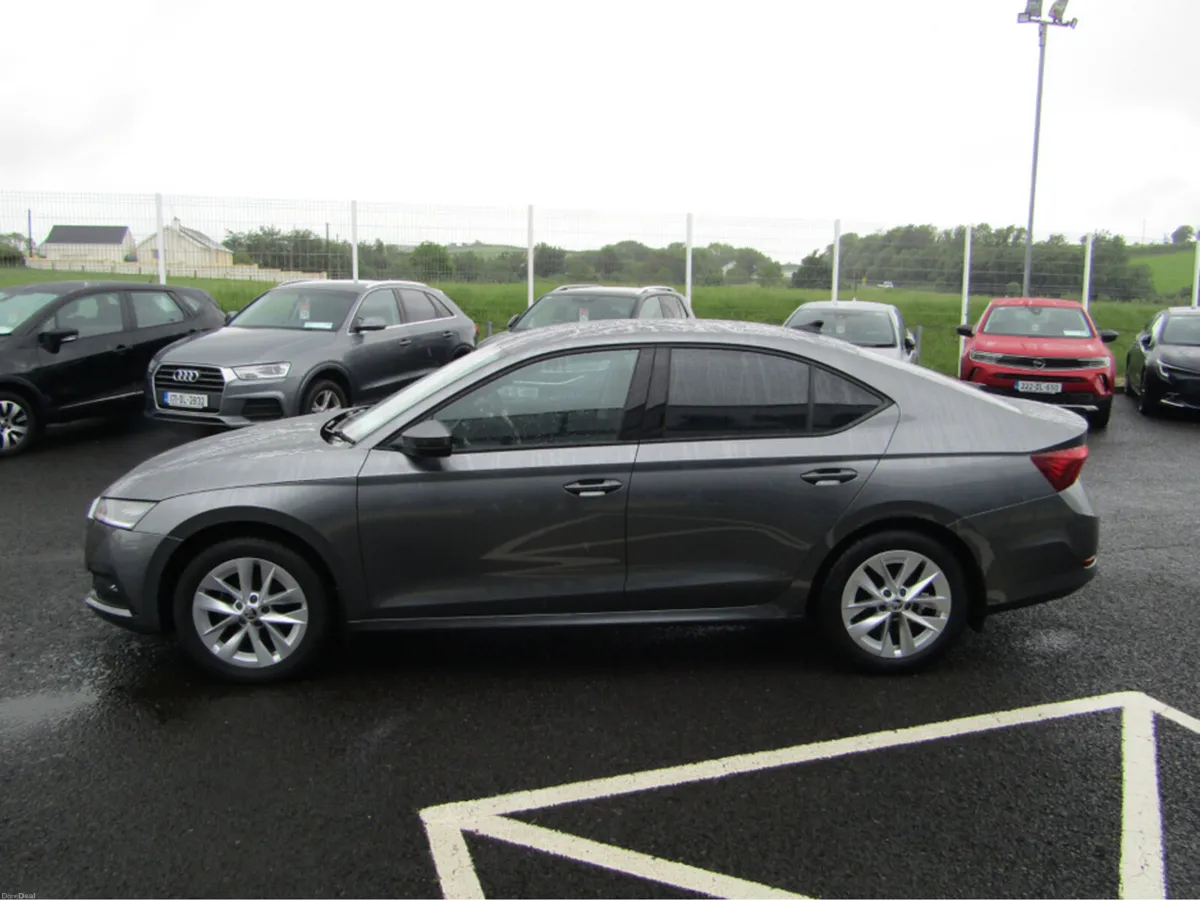 Skoda Octavia AMBITION 2.0 TDI 150 AUTOMATIC - Image 6