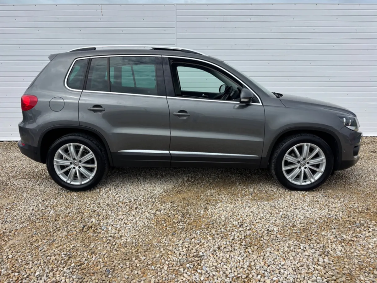 Volkswagen Tiguan SPORT 2.0 TDI MANUAL 6SPEED FWD - Image 4