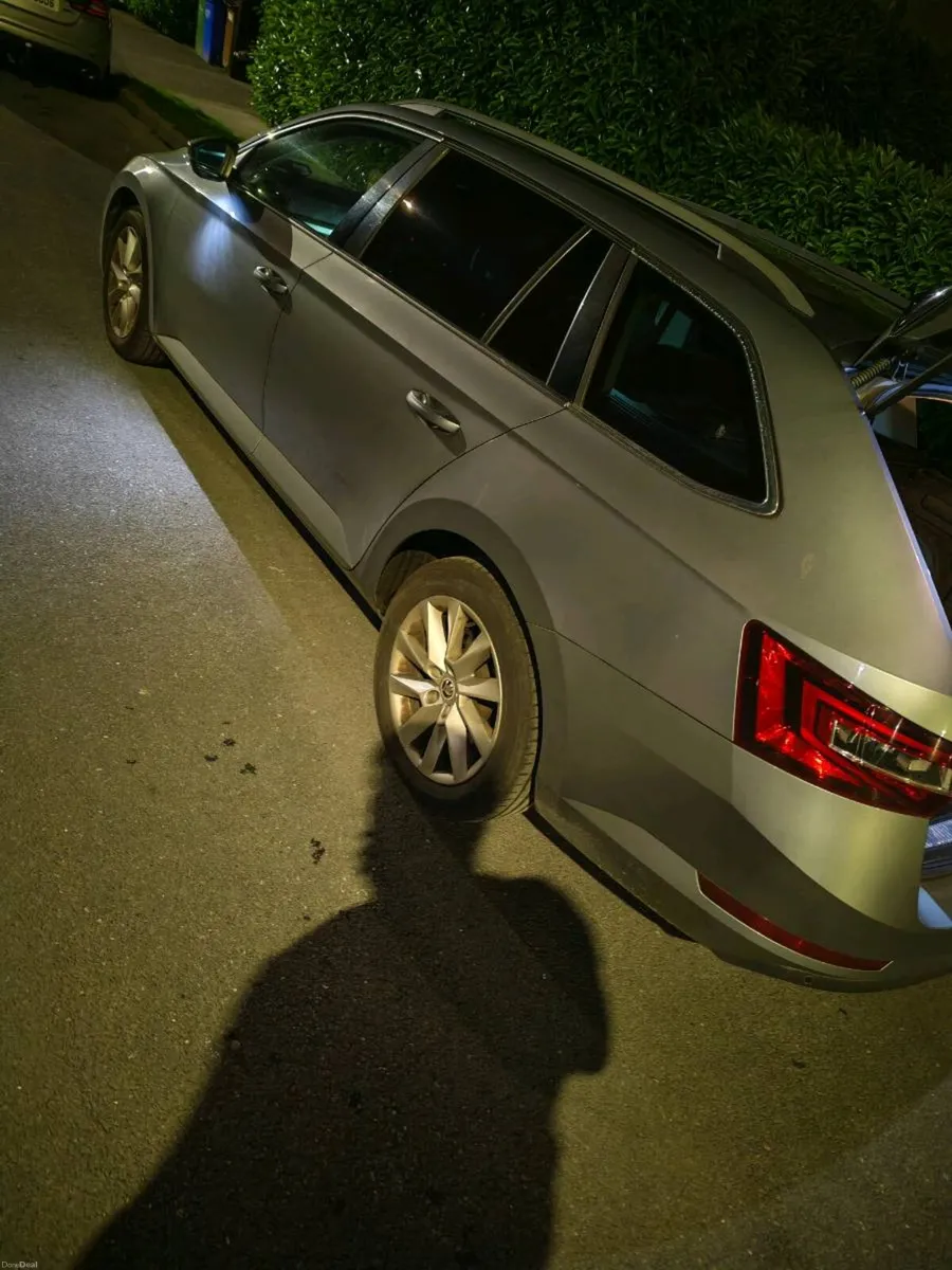 Skoda Superb 3 - Image 2