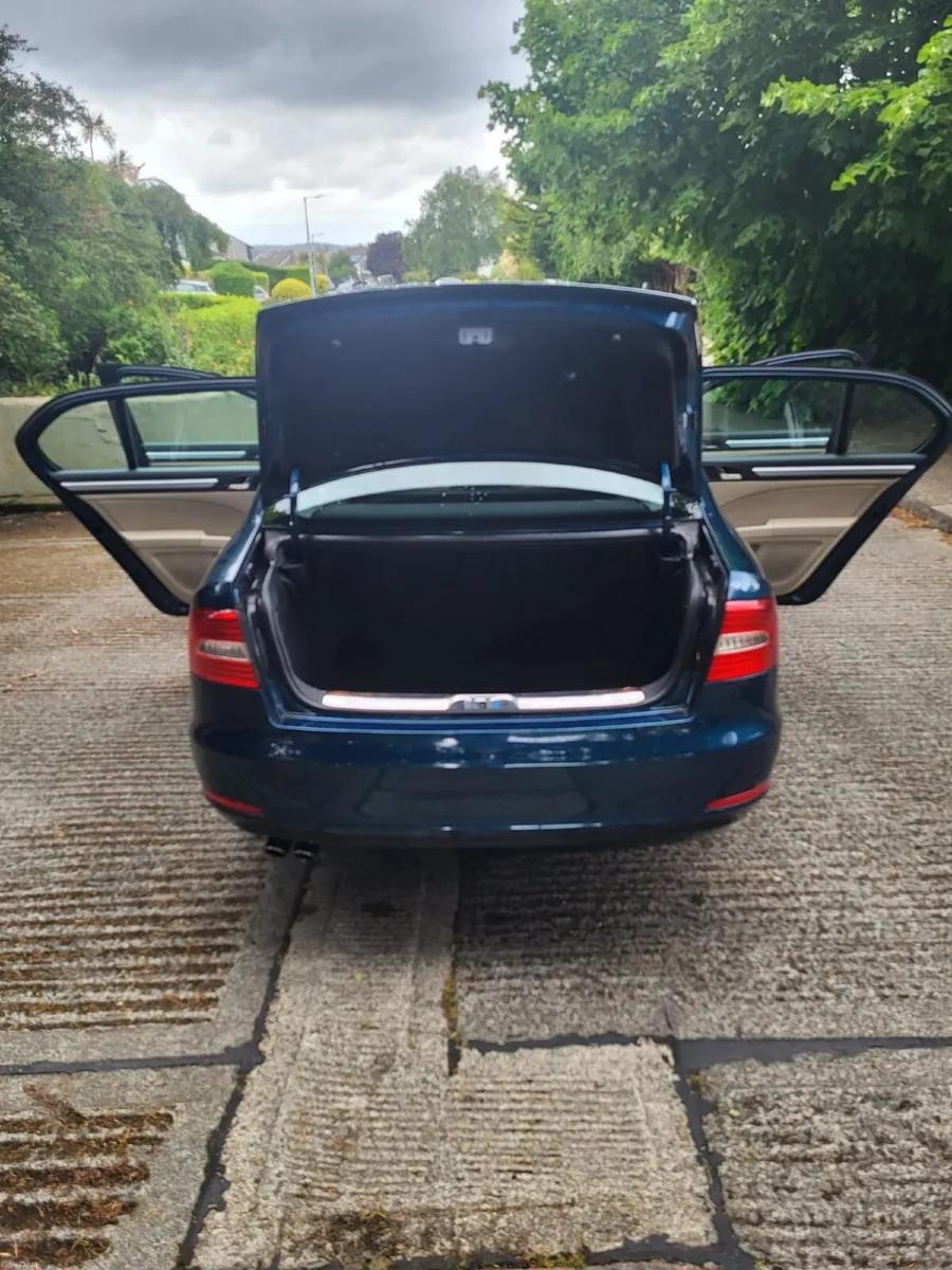 Skoda Superb 2014 Elegance 2.0 TDI (170bhp) - Image 3