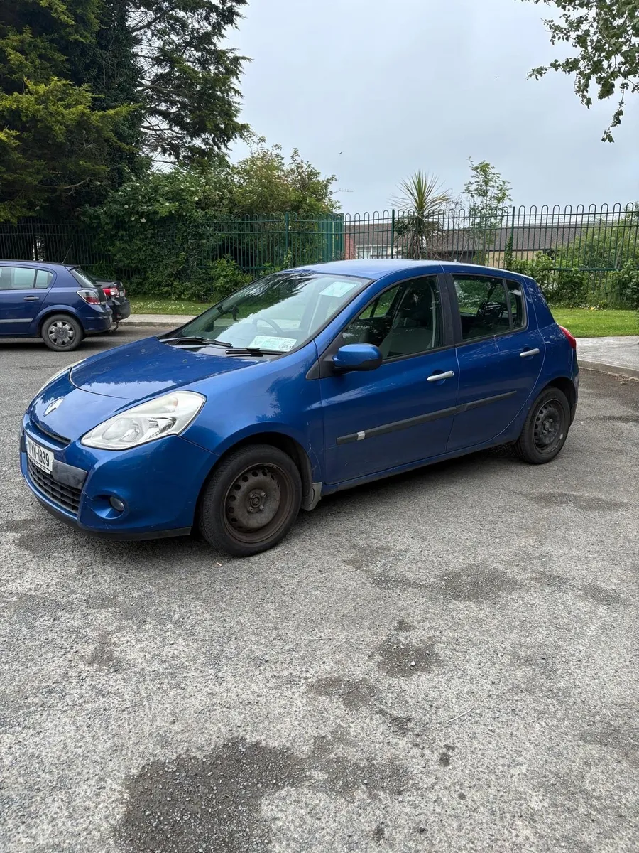 Renault Clio 2011 - Image 1