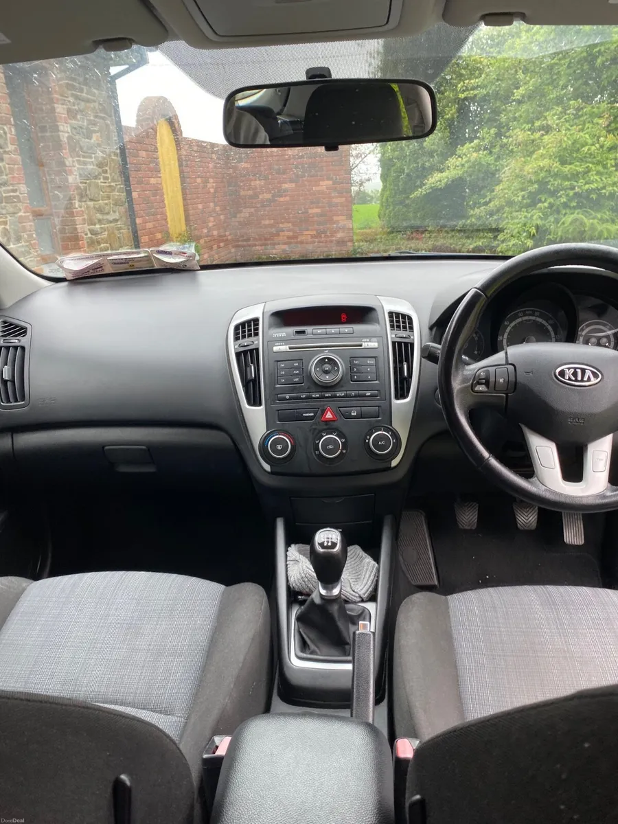 Kia Ceed 2012 - Image 2