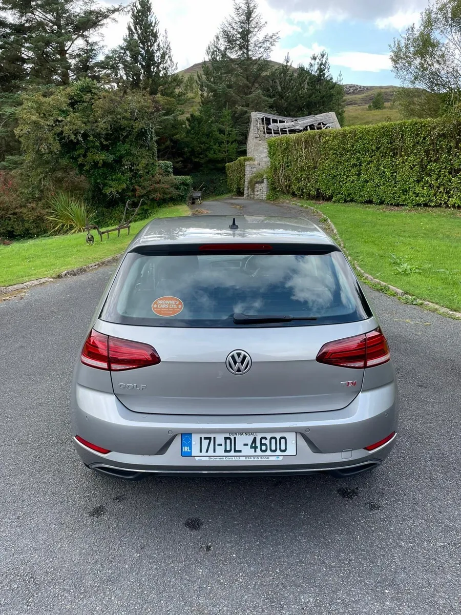 2017 Volkswagen Golf - Image 2