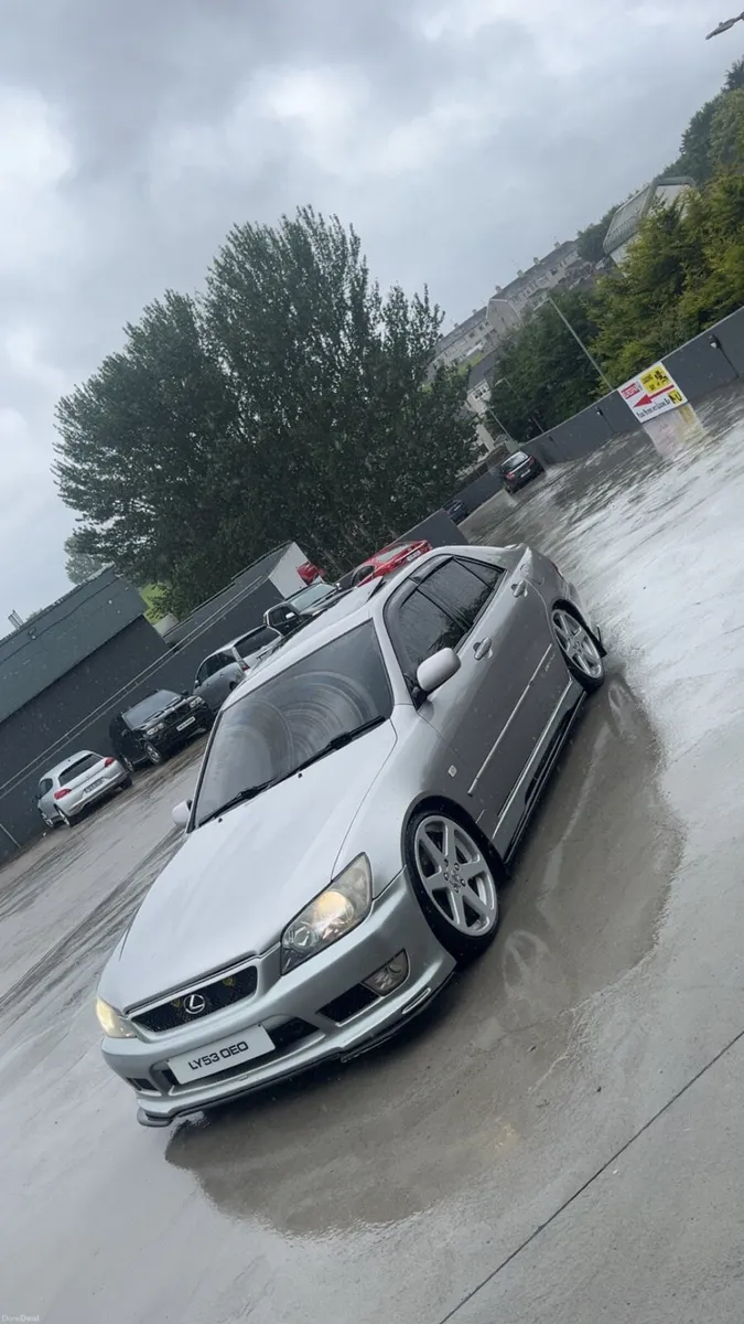 Lexus is200 le - Image 2