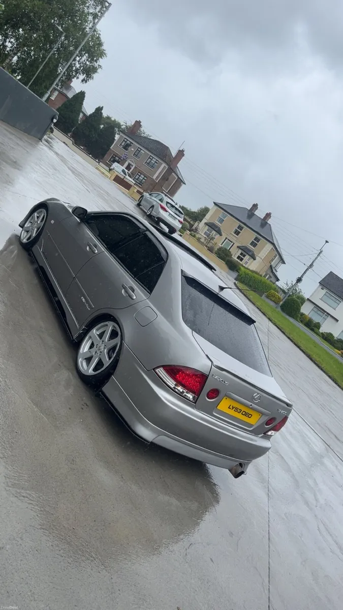 Lexus is200 le - Image 4