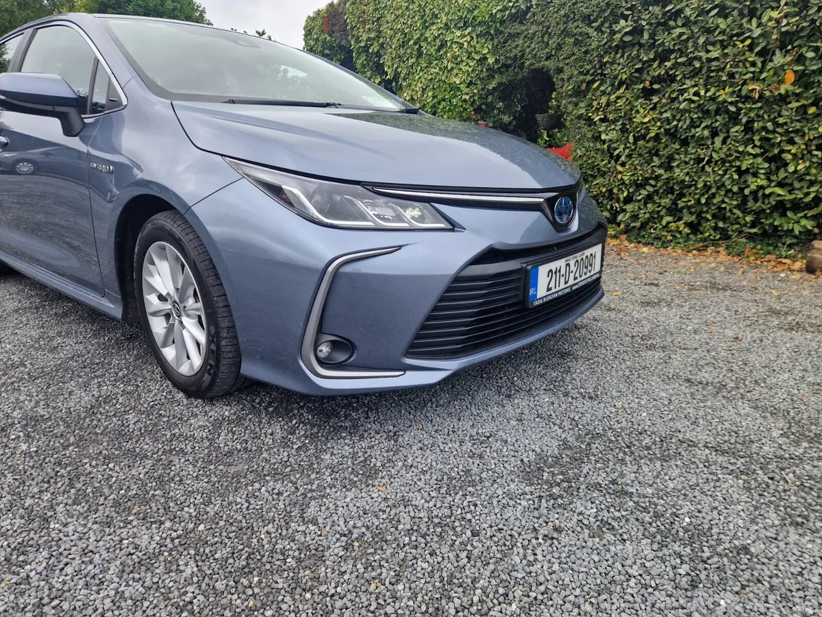 Toyota Corolla Luna HYBRID SALOON  2021 - Image 2