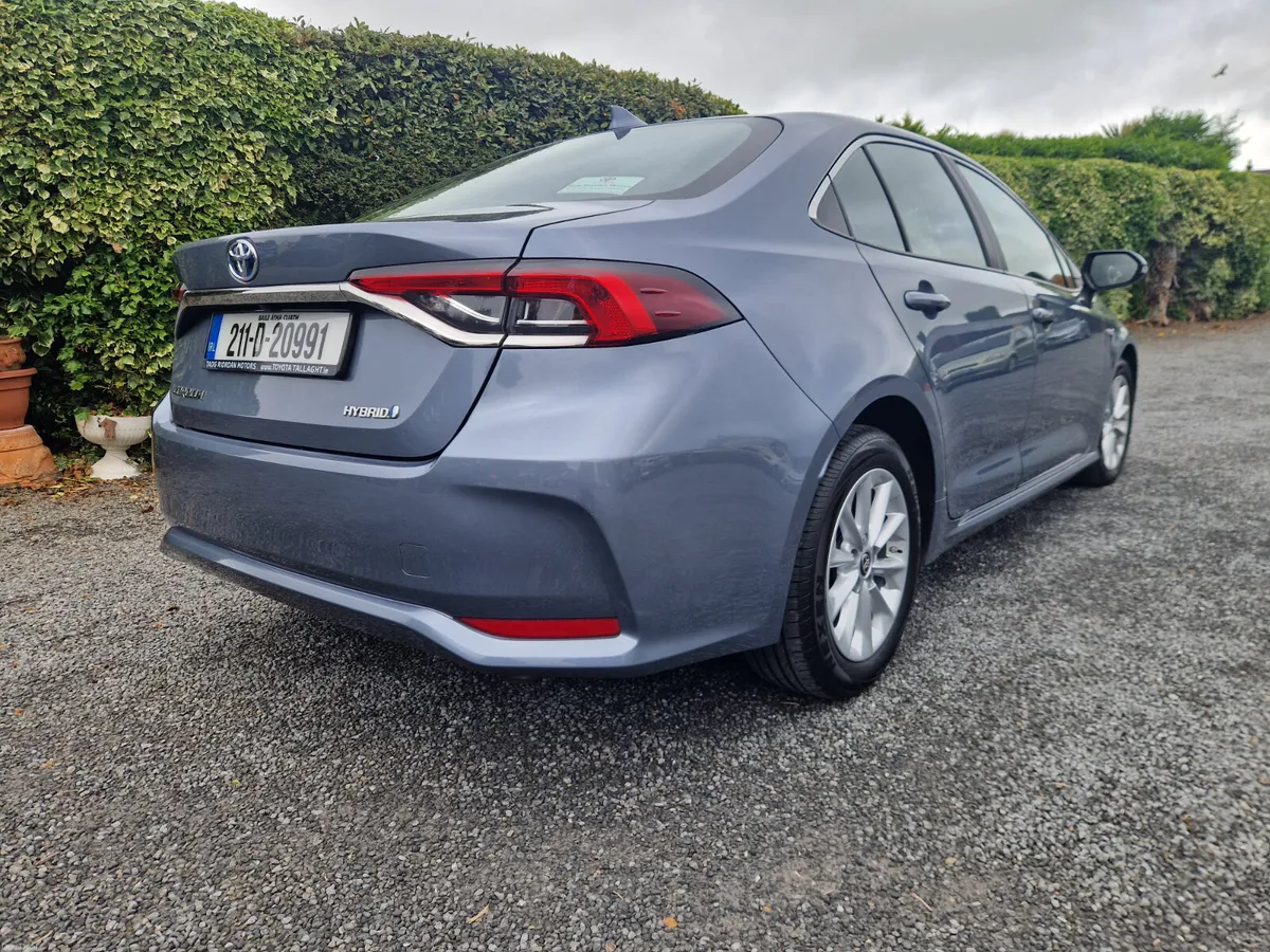 Toyota Corolla Luna HYBRID SALOON  2021 - Image 4