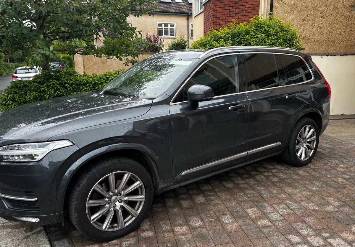 Volvo XC90 D5 INSCRIPTION AWD AUTO - Image 3