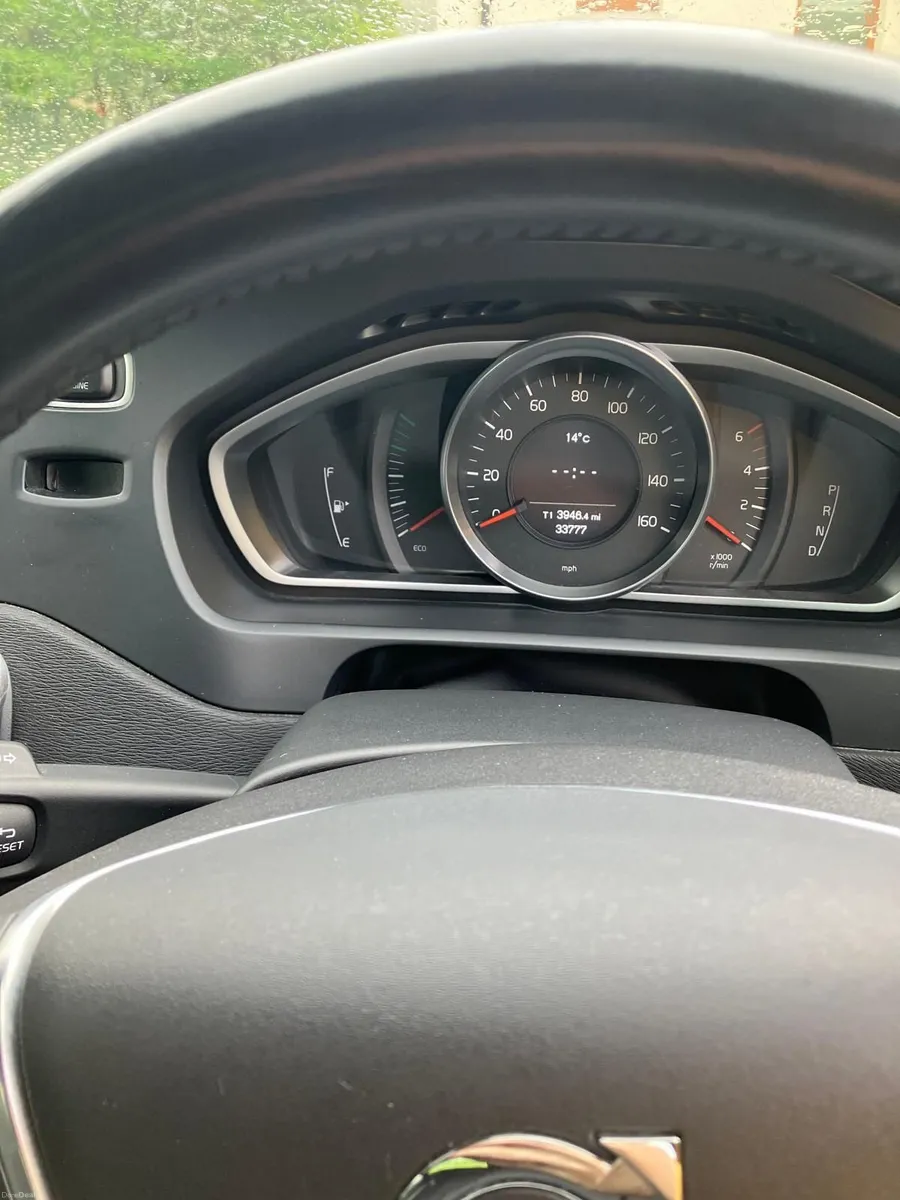 Volvo V40 2014, 33,777 miles - Image 2