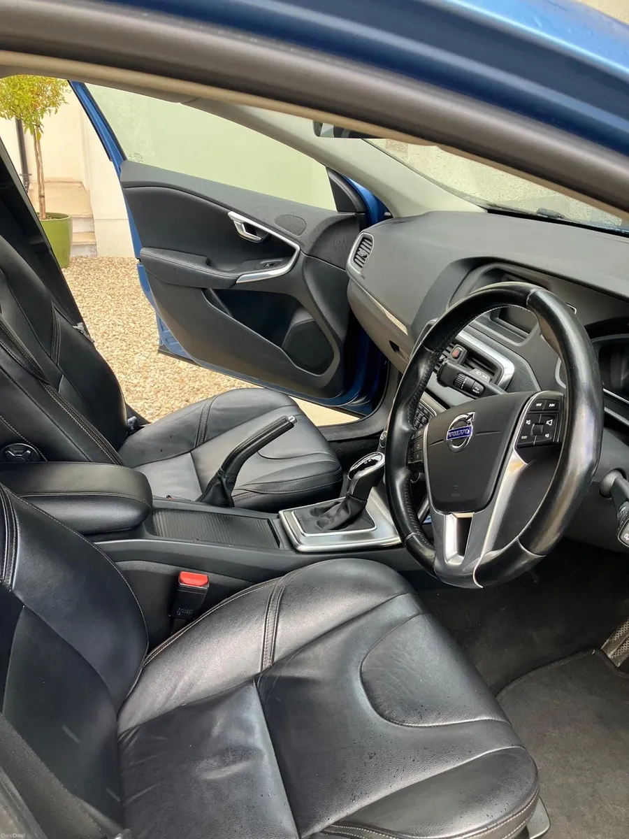 Volvo V40 2014, 33,777 miles - Image 3