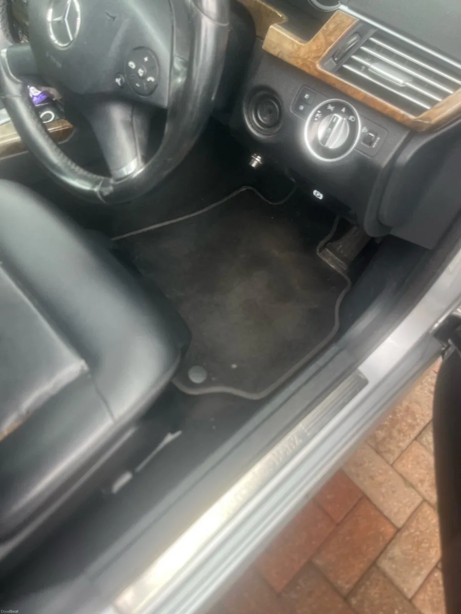 Mercedes 220 Eclass diesel - Image 1