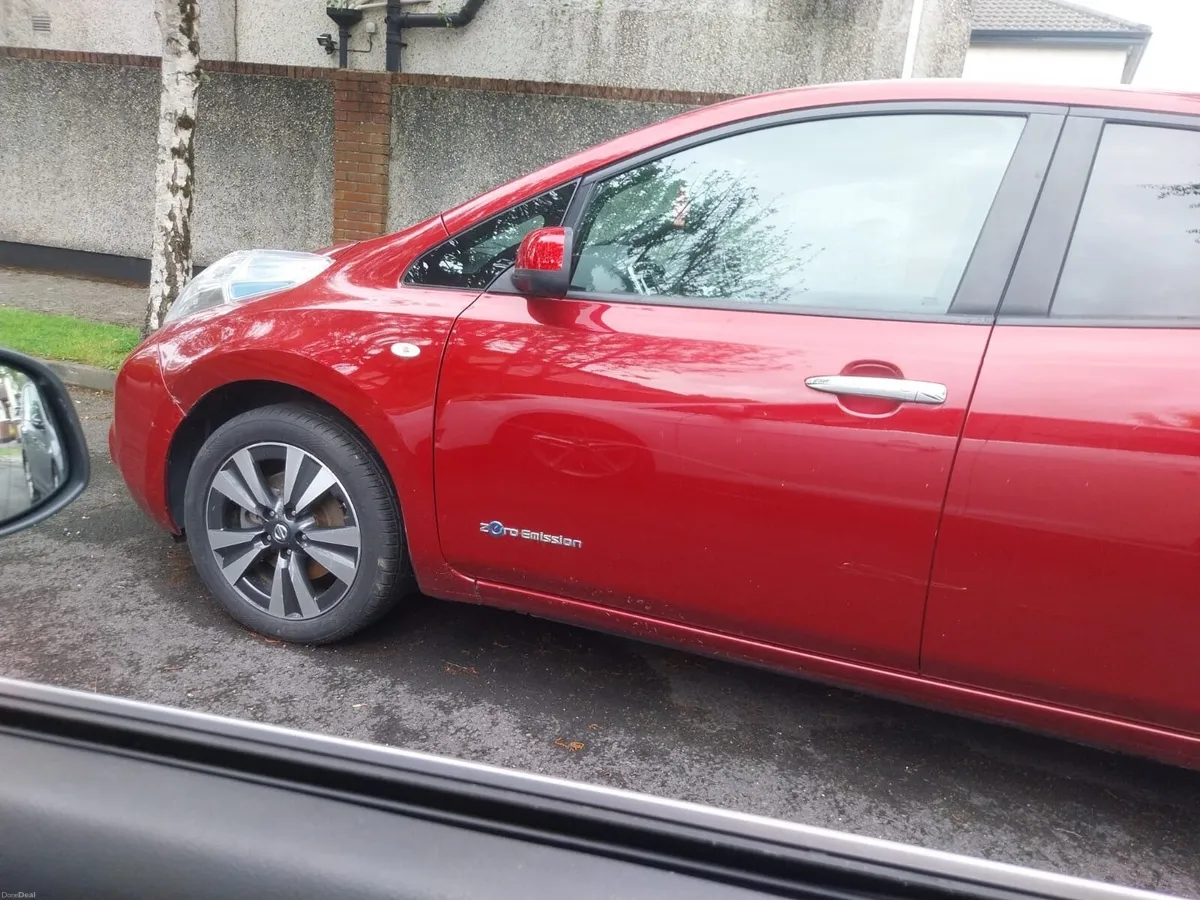 Nissan Leaf 2015 - Image 2