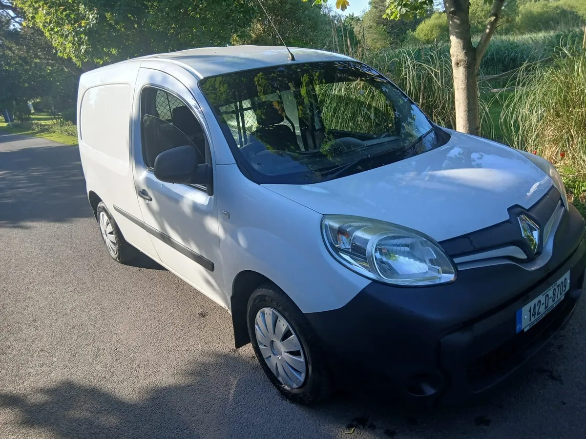I stock new doe Renault kango 250km - Image 1