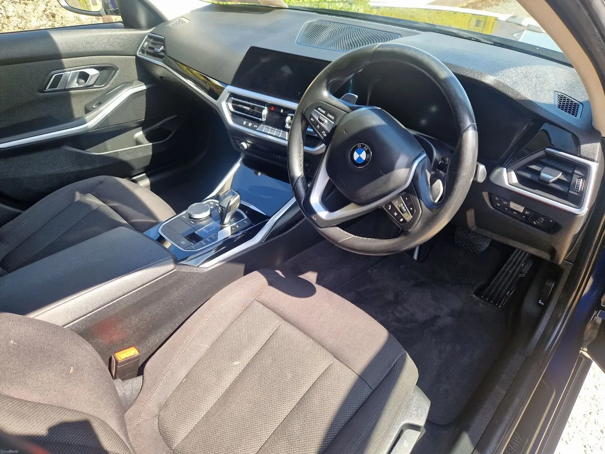 BMW 330e.   2020 - Image 5