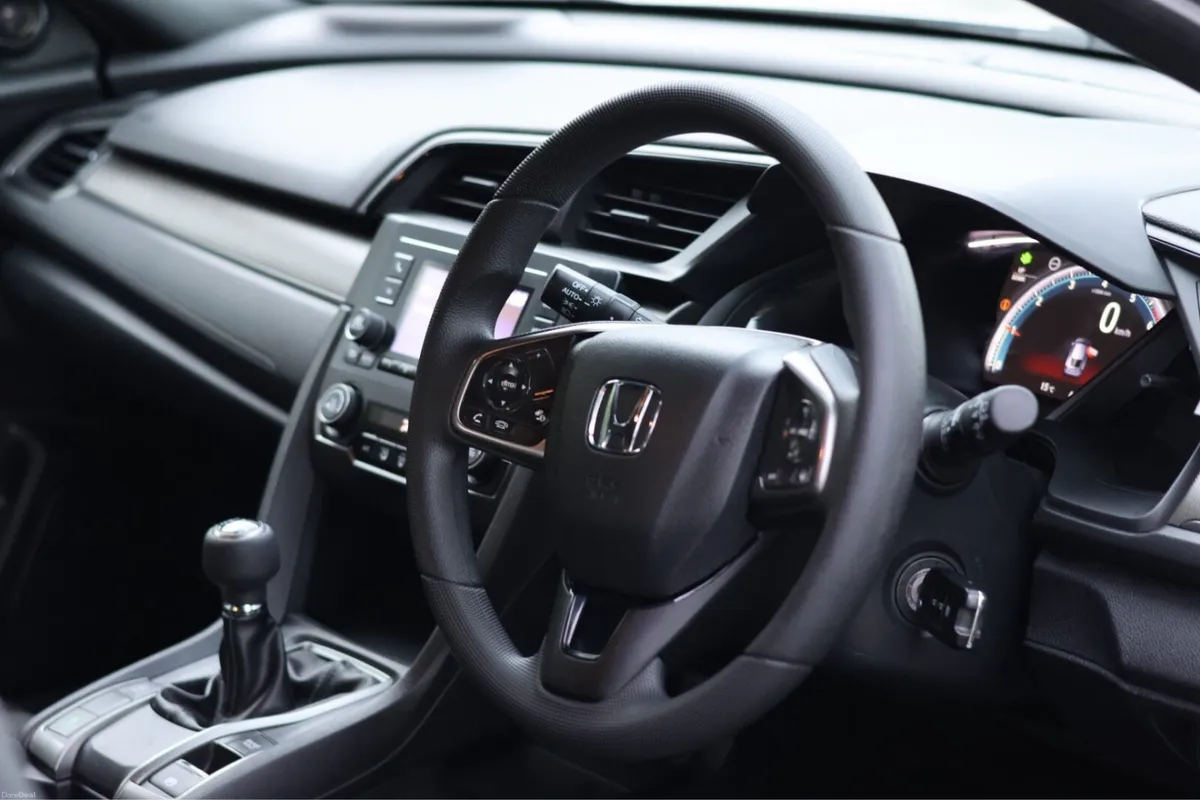 Honda Civic REDUCED - Image 6