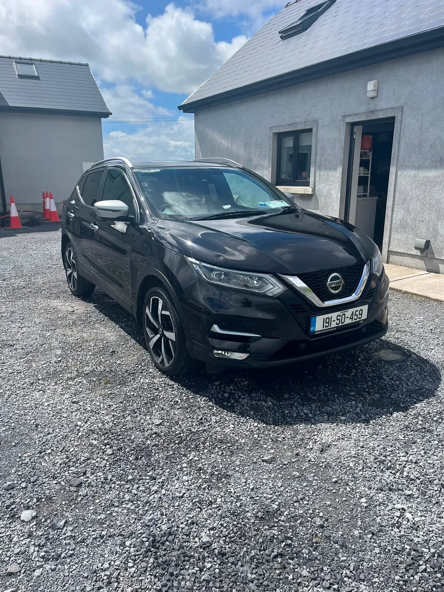 2019 Nissan Qashqai Tekna 1.5DCI *High Spec* - Image 2