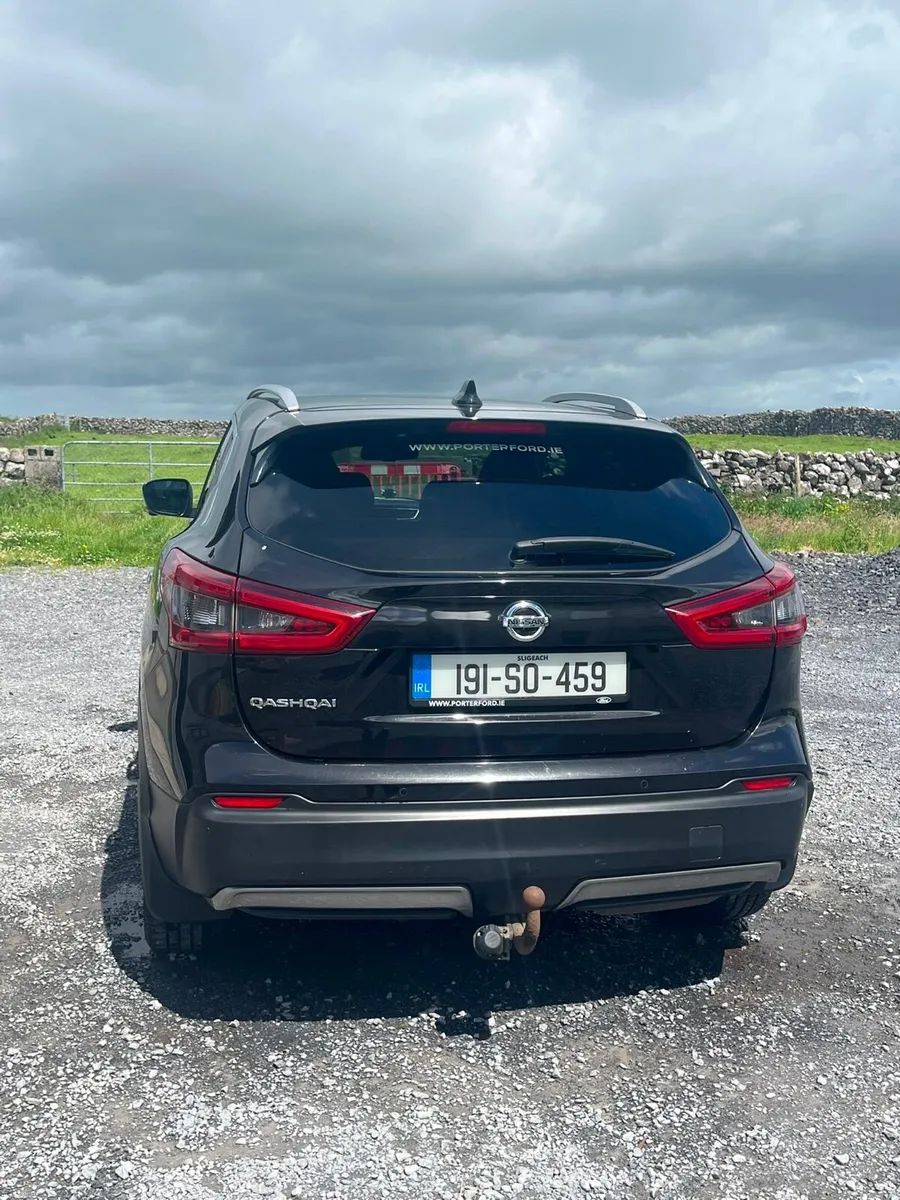 2019 Nissan Qashqai Tekna 1.5DCI *High Spec* - Image 4