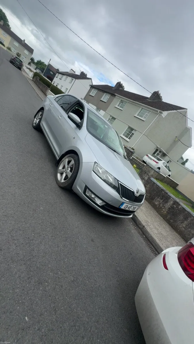 Skoda Rapid 1.6 diesel - Image 1