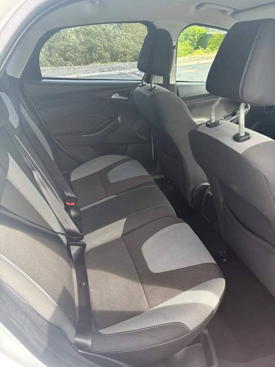 FORD FOCUS 1.6 TDCI ZETEC ECO S/S - Image 4