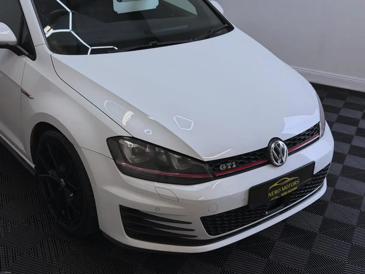 2014 VOLKSWAGEN GOLF GTI - Image 2