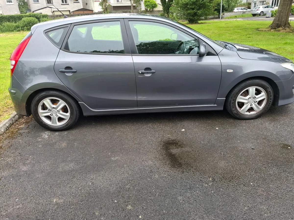 Hyundai i30 2011 - Image 2