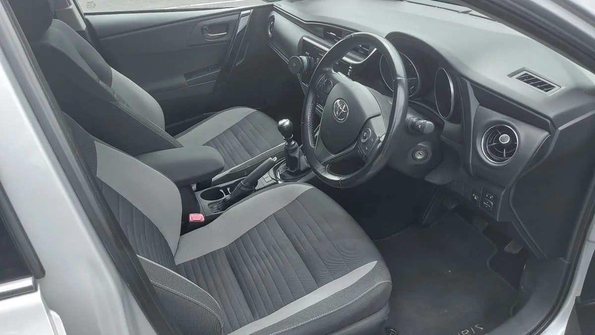 Toyota Auris 2016 - Image 1
