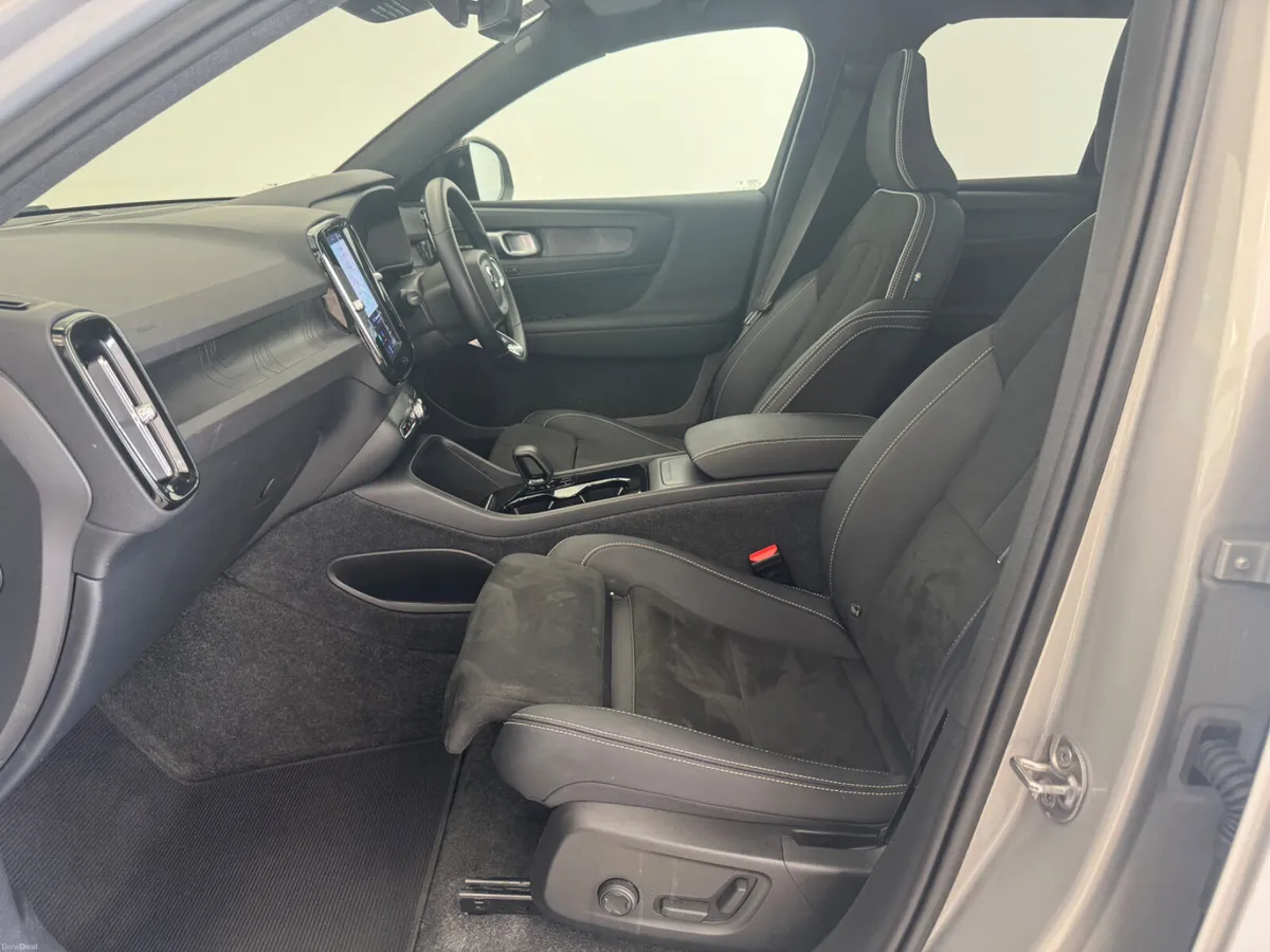 Volvo XC40 2023 - Image 5