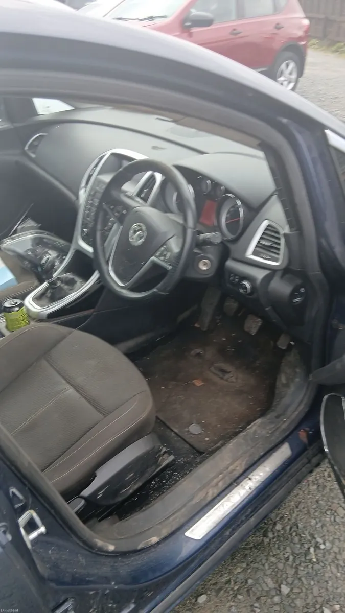 Vauxhall Astra 2011 - Image 1