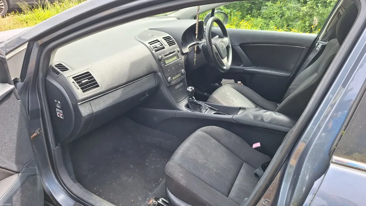 Toyota Avensis 2010 - Image 5