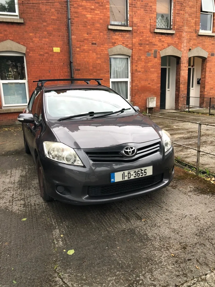 Toyota Auris 2011 - Image 1